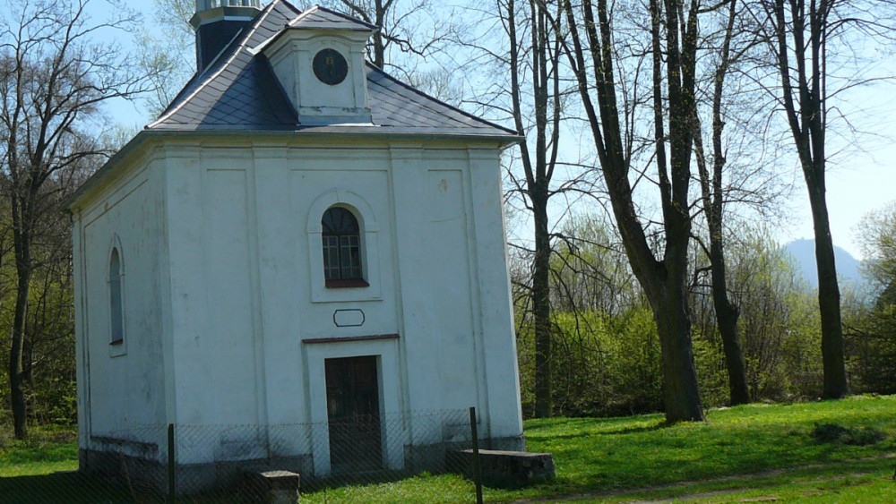 Kaple ve Velkém Grunově před rekonstrukcí, foto: LK 