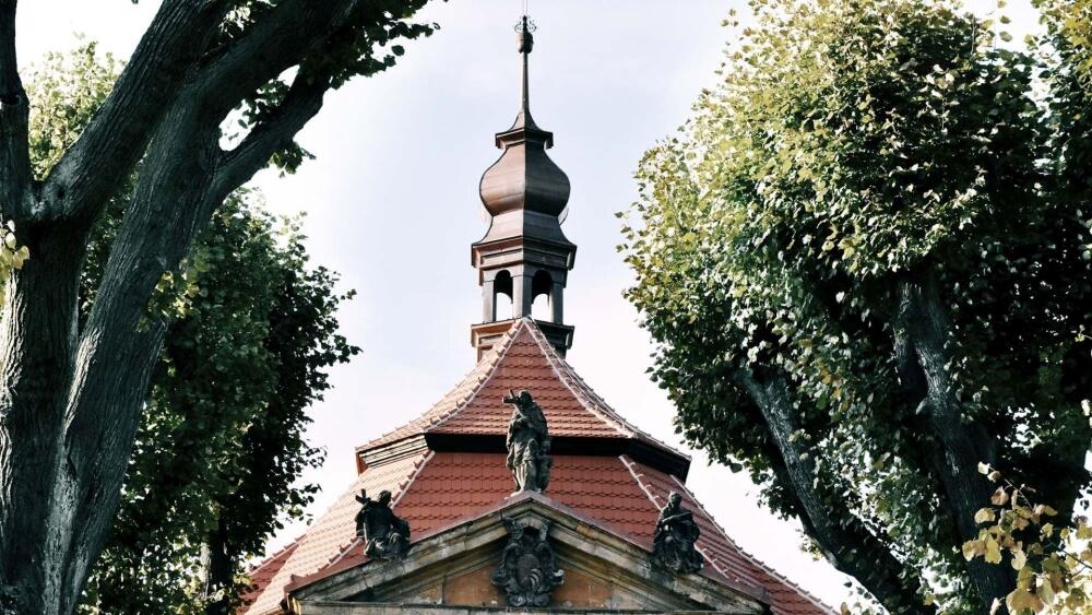 Kaple sv. Jana Nepomuckého ve Sloupu