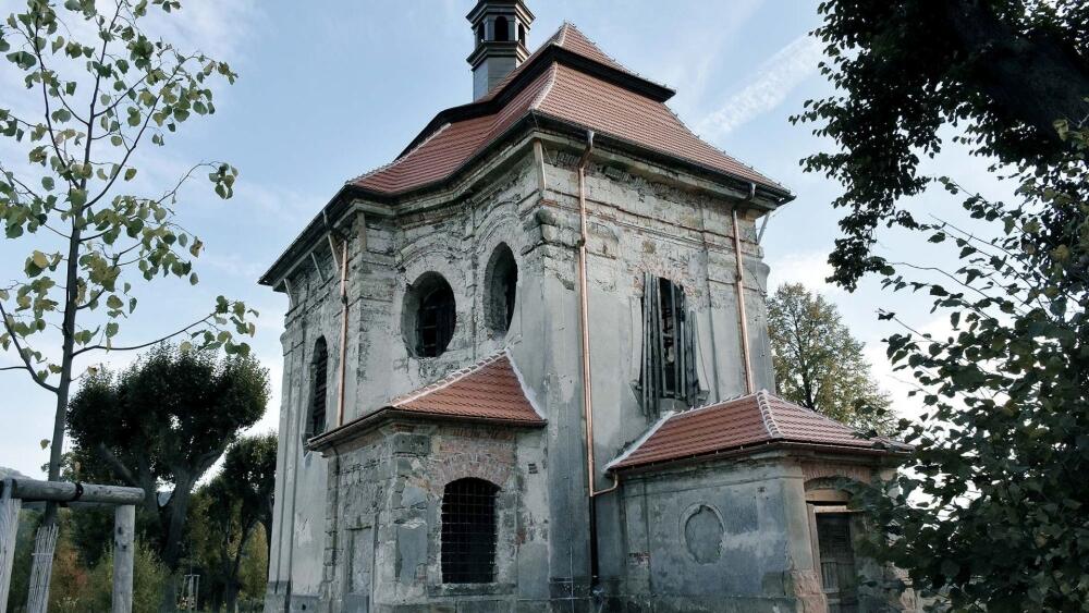 Kaple sv. Jana Nepomuckého ve Sloupu
