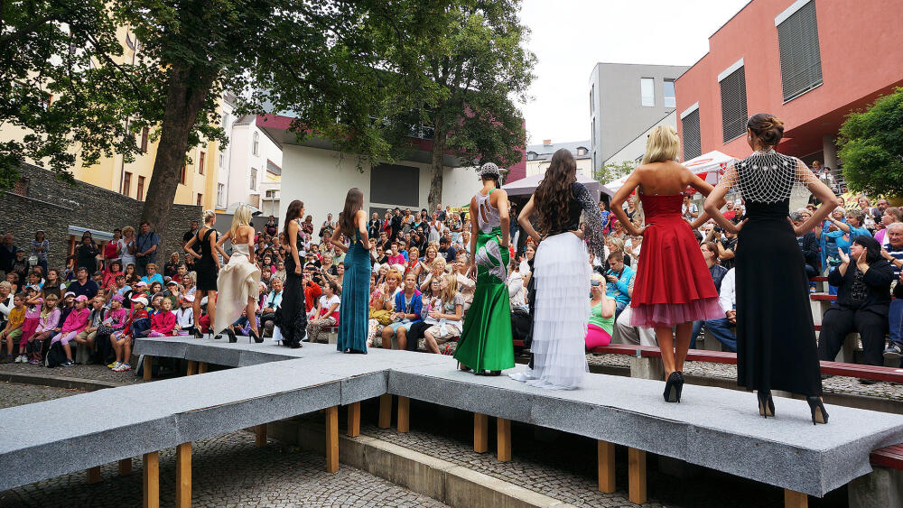 Ukázky z přehlídek Made in Jablonec tradičně vyvolávají velký zájem. Bylo tomu tak i v roce 2013.