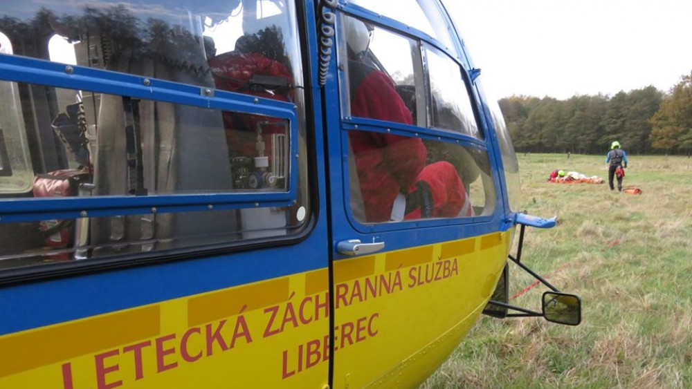 Foto z finále záchranné akce, kdy pana Klose odvezl vrtulník do nemocnice:  FB ZZS