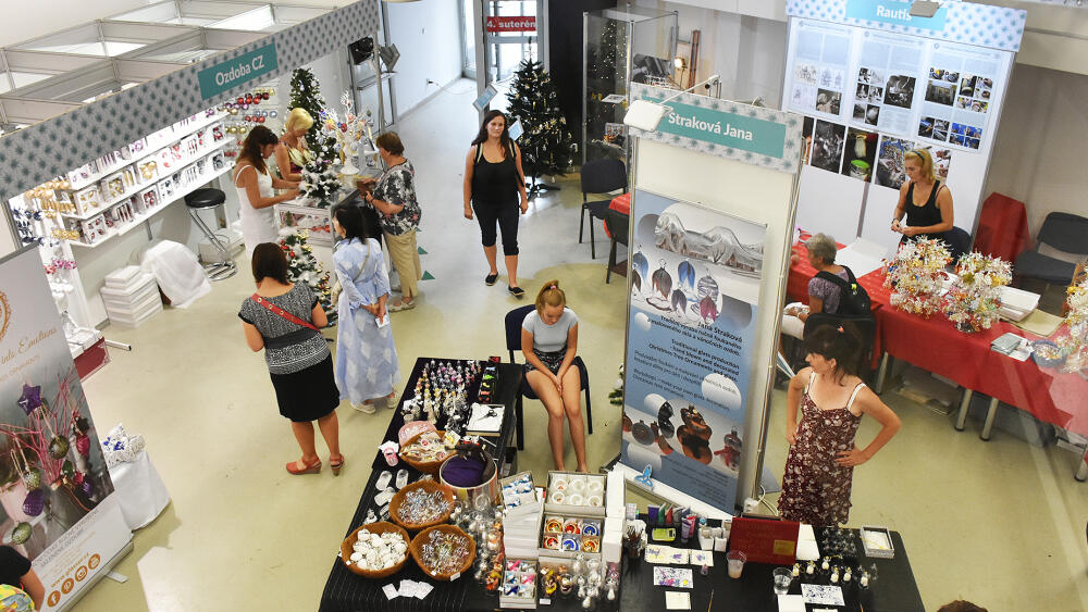 Expozice vánočních ozdob na Křehké kráse 2018.