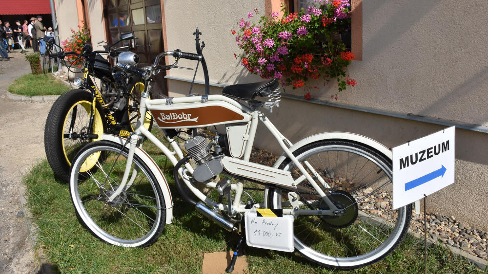 Tento zcela funkční kousek pár minut po vystavení získal nového majitele. 