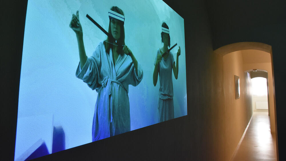 Jan Pfeiffer ve své snové instalaci zúročil i videoart.