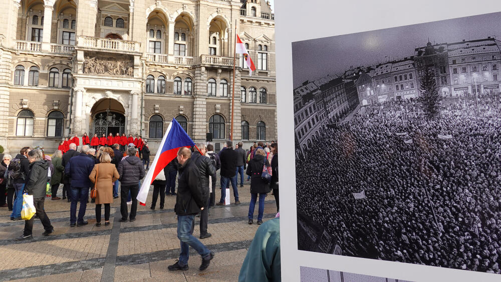 Účast byla tentokrát celkem slušná, ale s rokem 1989 se pochopitelně nedá srovnávat.