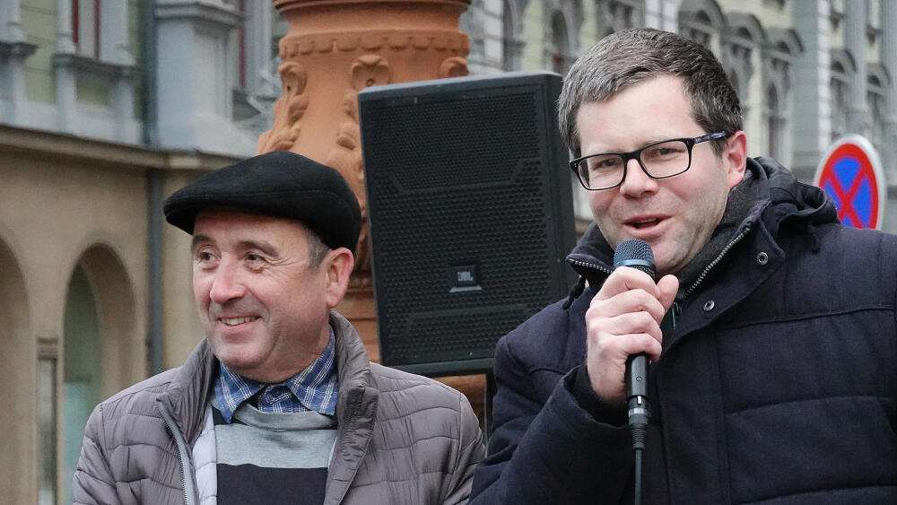 David Pastva (s mikrofonem) a Zdeněk Sochor.