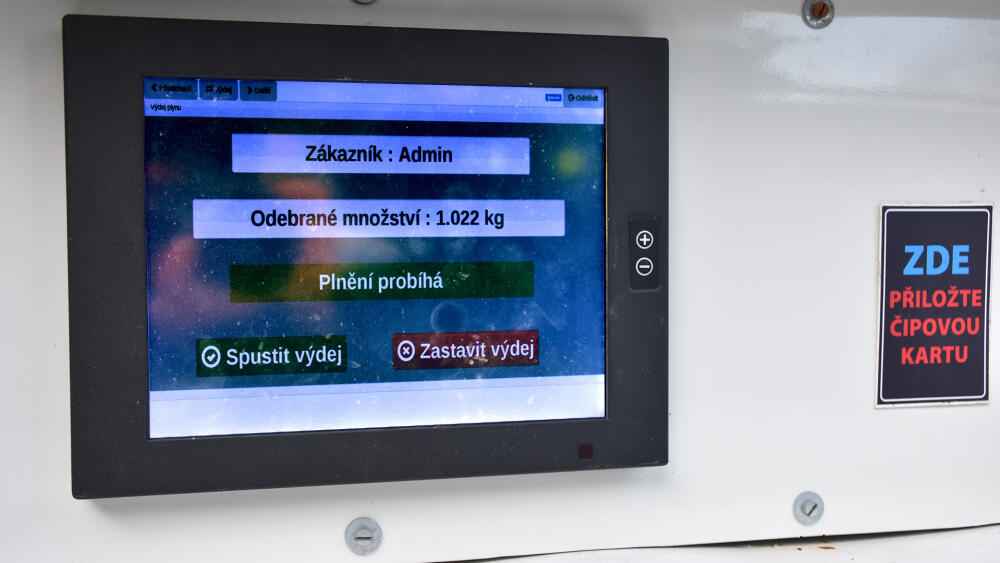 Ano, opravdu se tankuje.