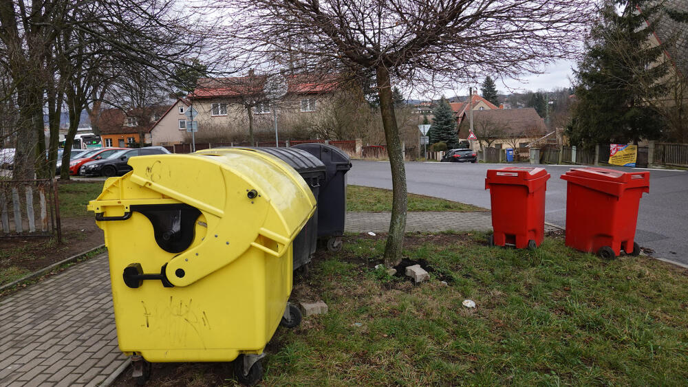 Vesec, Česká ulice.
