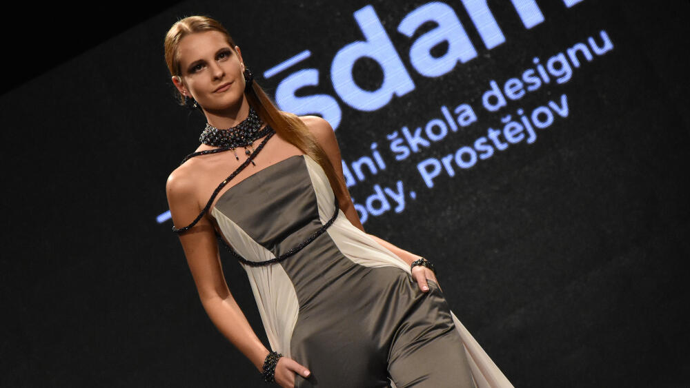 Pocta památce Karolíny Emingrové.