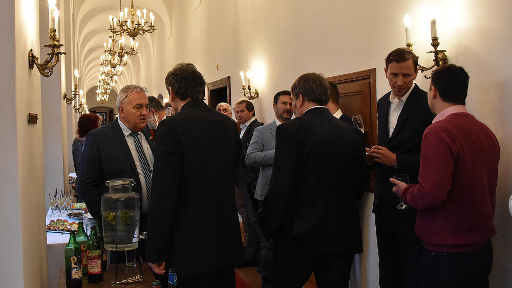 Hejtmanský koktejl 2020 na libereckém zámku.