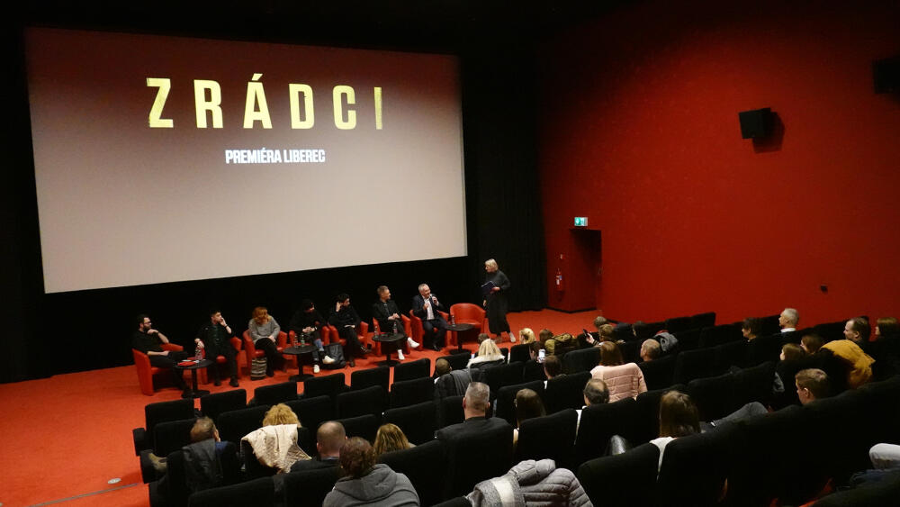 Možnost vidět předpremiéru a tvůrce naživo využilo překvapivě málo pozvaných. Foto: Mad.