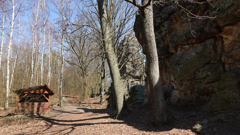 Krkavčí skály, vrcholový přístřešek.