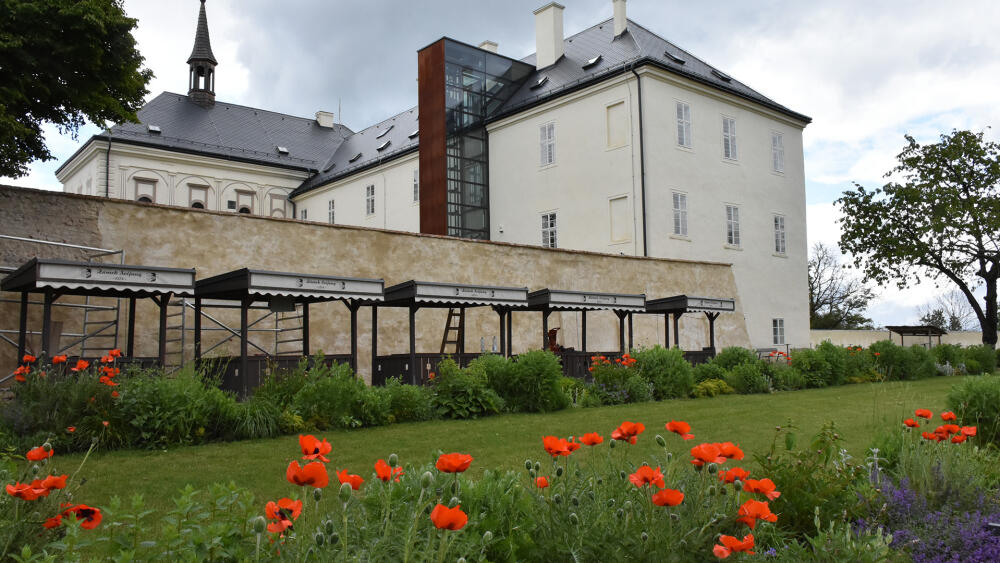 Svijanský pivovar koupil a zrevitalizoval svijanský zámek a přilehlou kapli. Z místa se stalo kulturní centrum a hotel.