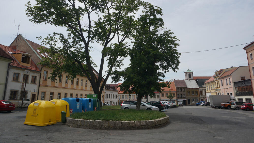 Půjde-li vše podle plánu, barevné kontejnery půjdou pod zem.