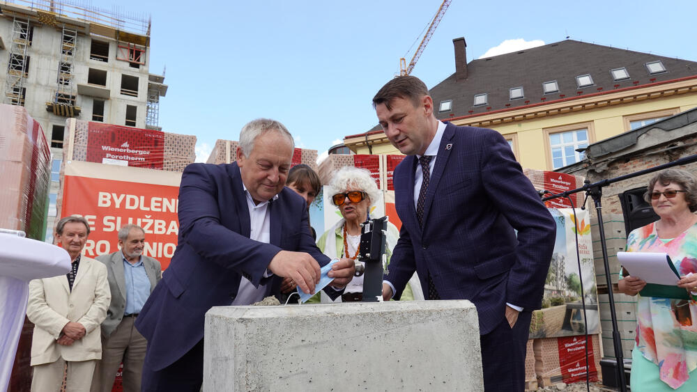 Primátor Jaroslav Zámečník se přidává k akci Rouška příštím generacím.
