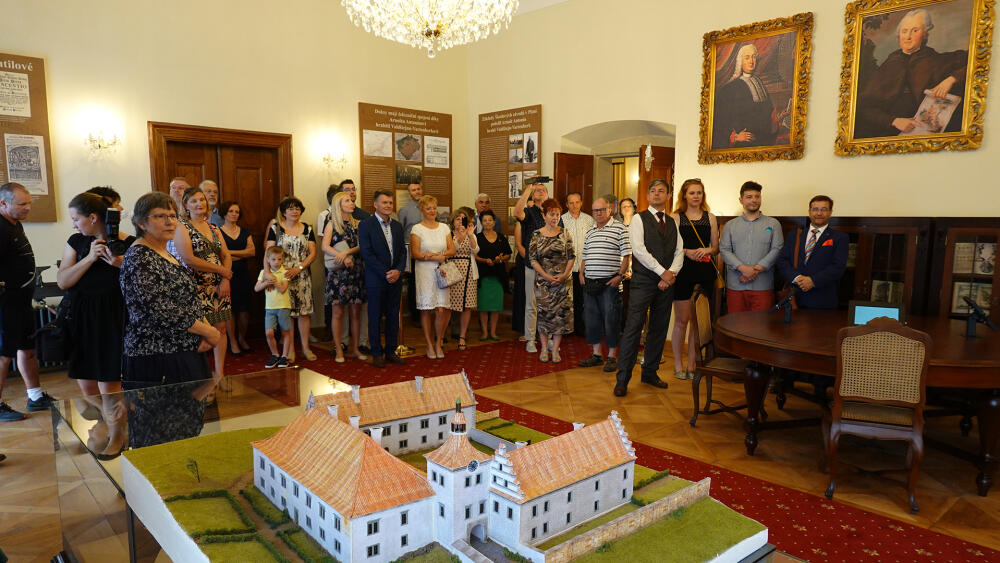 Renata Mauserová, městská historička a kronikářka, a její premiéra v roli průvodkyně novým okruhem.