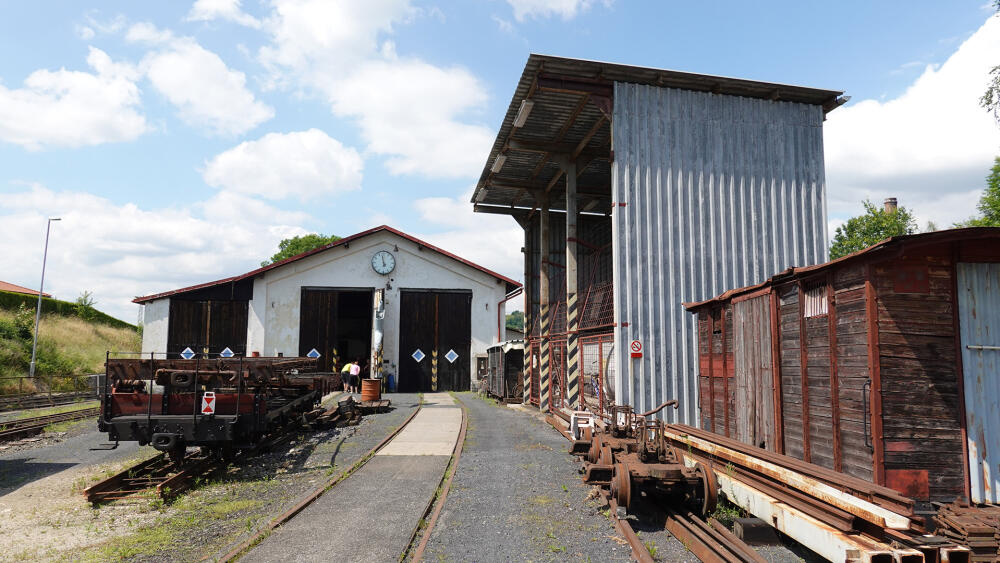 Muzeum frýdlantské úzkokolejky sídlí v bývalé výtopně a k dispozici má i přilehlé kolejiště (o normálním rozchodu).