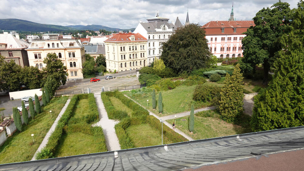 K paláci patří i reprezentativní zahrada.