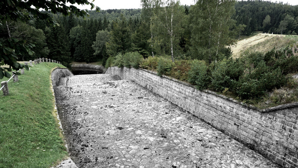 Přepad soušské přehrady.