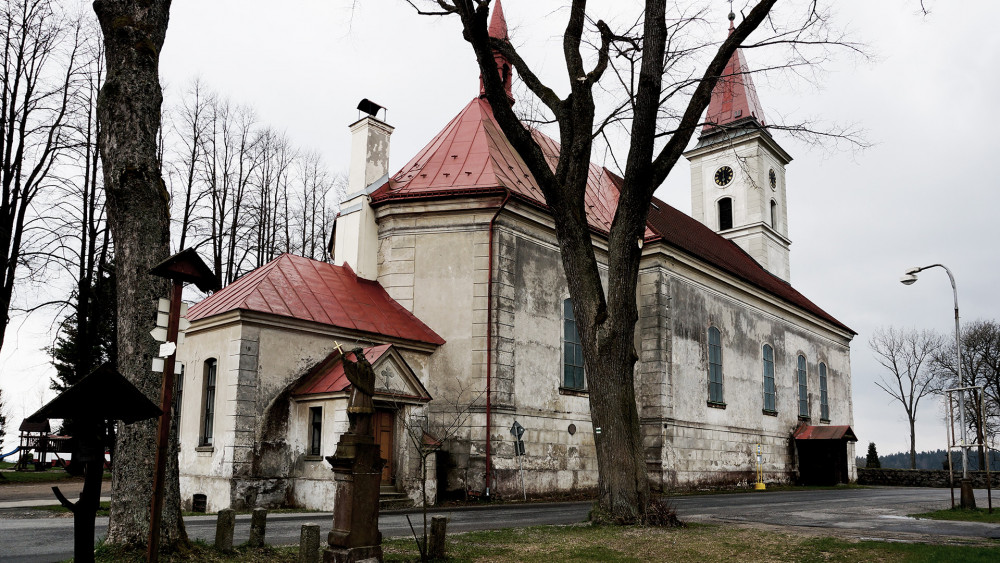 Kostel sv. Jana Křtitele v Horním Polubném.