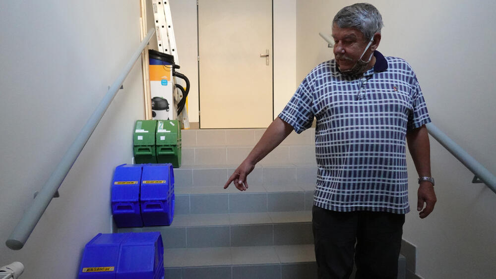 Typické boxy s klasikou, to je již záležitost pouze filmů pro pamětníky a ještě jen těch dosud nedigitalizovaných.