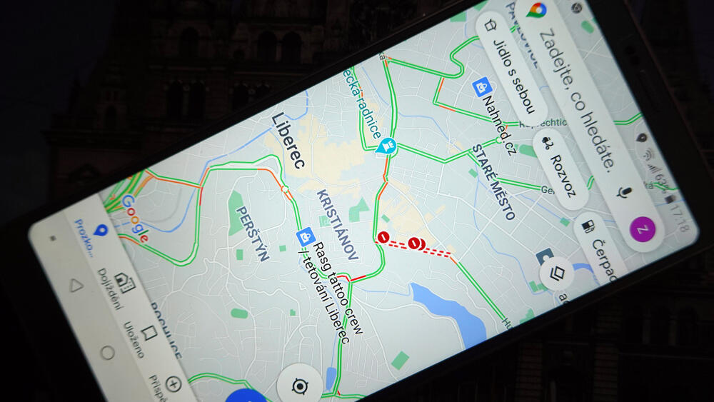 ...a vítězí Google Maps. Jako jediné vědí, že Klášterní je stále zavřená!
