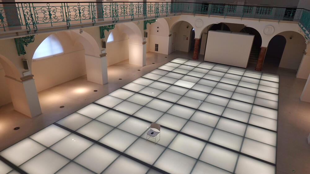 Bazénový sál před započetím instalace výstavy. Využili jsme výjimečné příležitosti a zdokumentovali alespoň částečně zrod expozice.