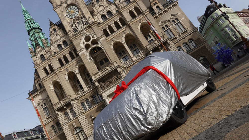 První Taxík Maxík byl Ford Tourneo. Pod plachtou je ukrytý o poznání menší Citroen Berlingo