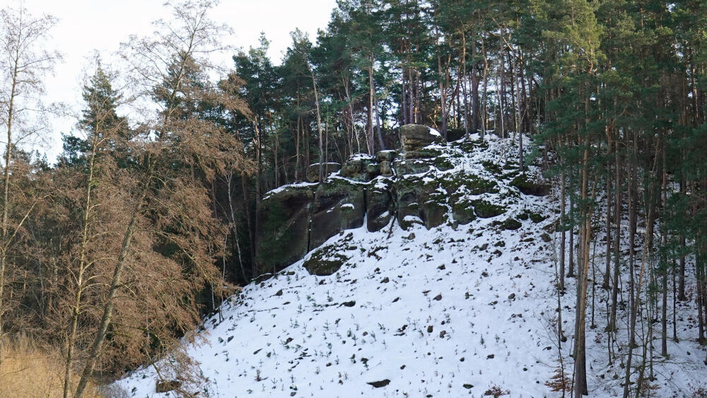 Svatá skála zblízka.