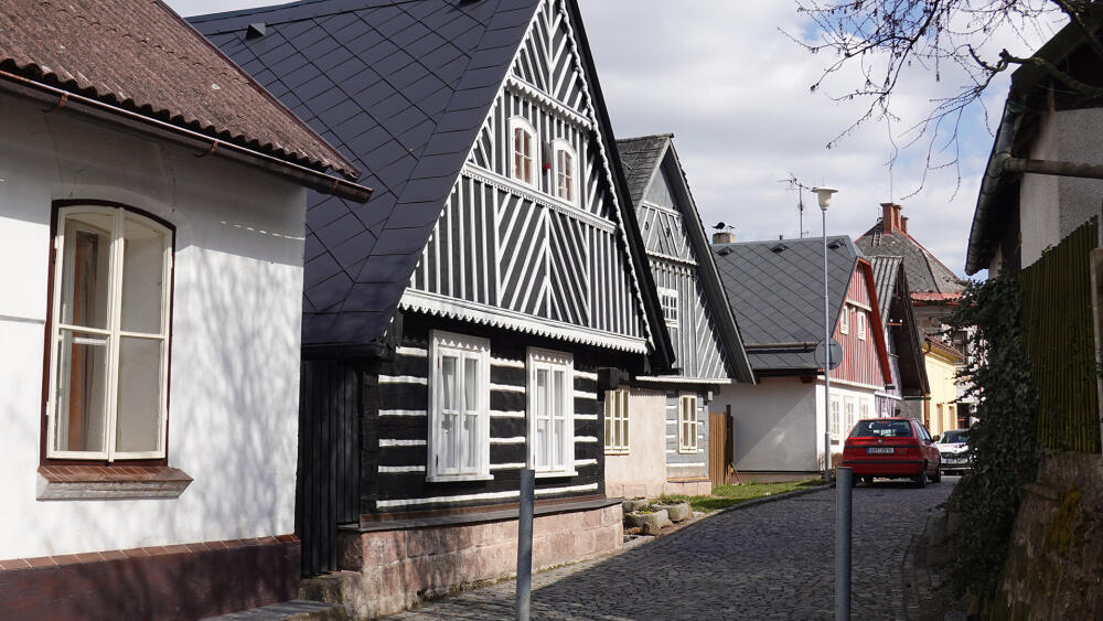 Romantická zákoutí najdete i v uličkách okolo Karlovského náměstí.
