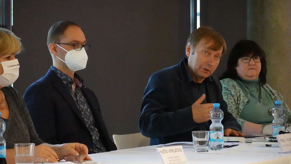 Jan Luštinec, tentokrát v roli hlavního kurátora Kavánovy liberecké výstavy.
