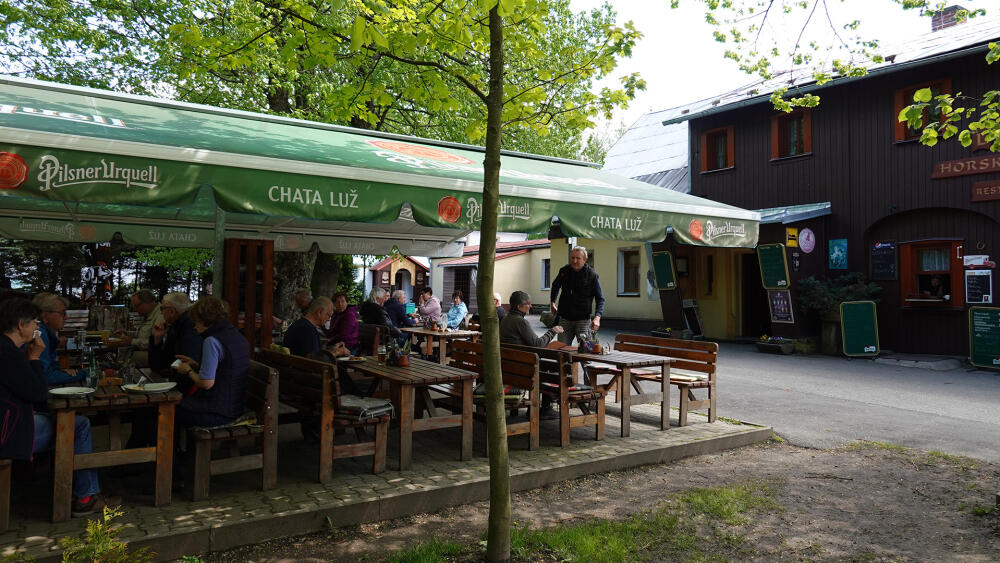 Chata Luž o zákazníky nemá nouzi ani v pondělí.