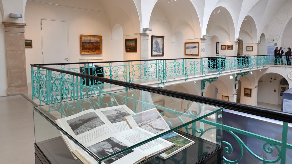 Součástí expozice je i bohatá dokumentace věnující se Kavánově tvorbě.
