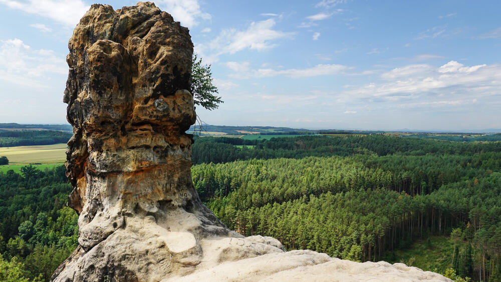 Čap poskytuje dokonalý výhled na téměř celý obzor kromě severovýchodu.