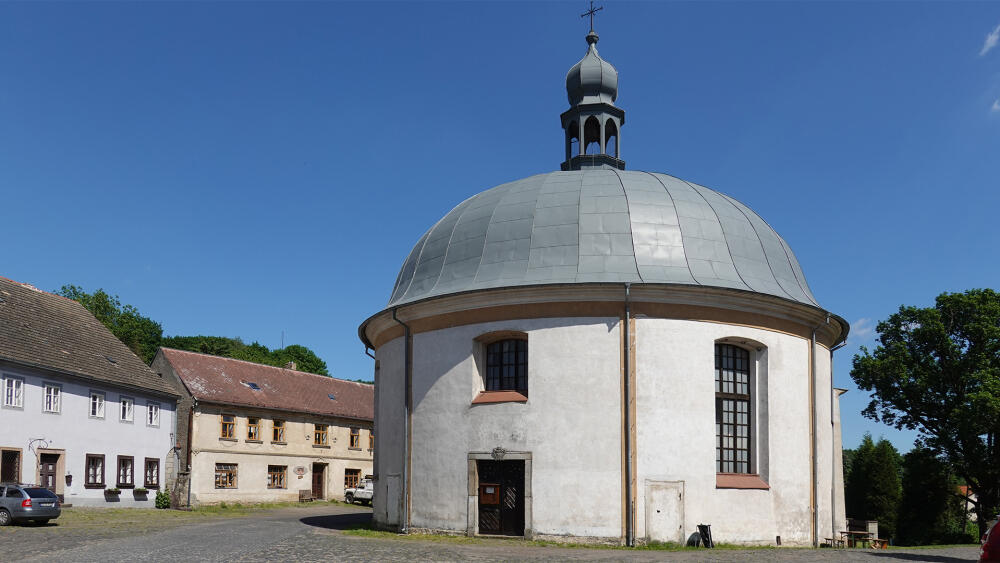 Kostel Povýšení Svatého Kříže.