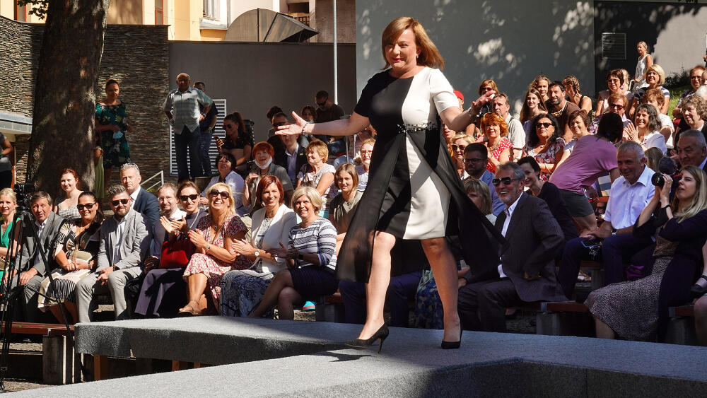 Alena Schillerová, místopředsedkyně vlády a ministryně financí, se na Křehkou krásu těší i letos. Spolu s ní je ohlášená rovněž Klára Dostálová, ministryně pro místní rozvoj a mnoho dalších významných hostů.
