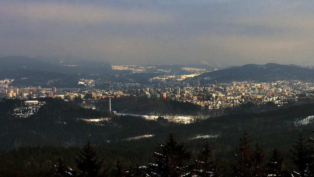 Panorama Jablonce s Brandlem z rozhledny Císařský kámen.