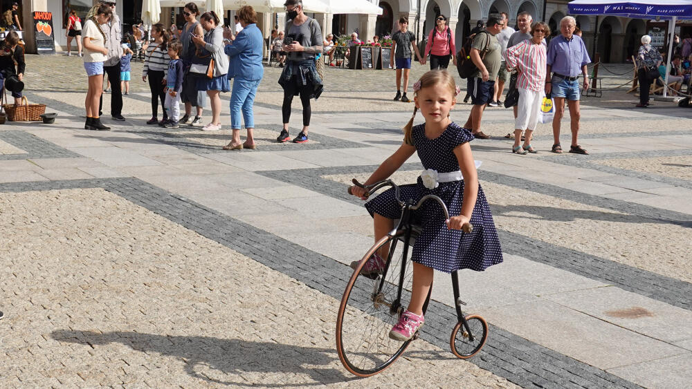 Emilka, reprezentantka nejmladší generace jezdců na vysokém kole.