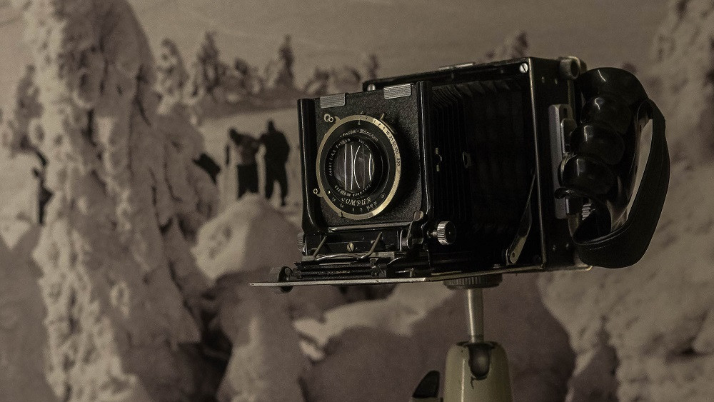 Toto je fotoaparát, který s legendou české fotografie projel svět. Foto: Petr Zbranek