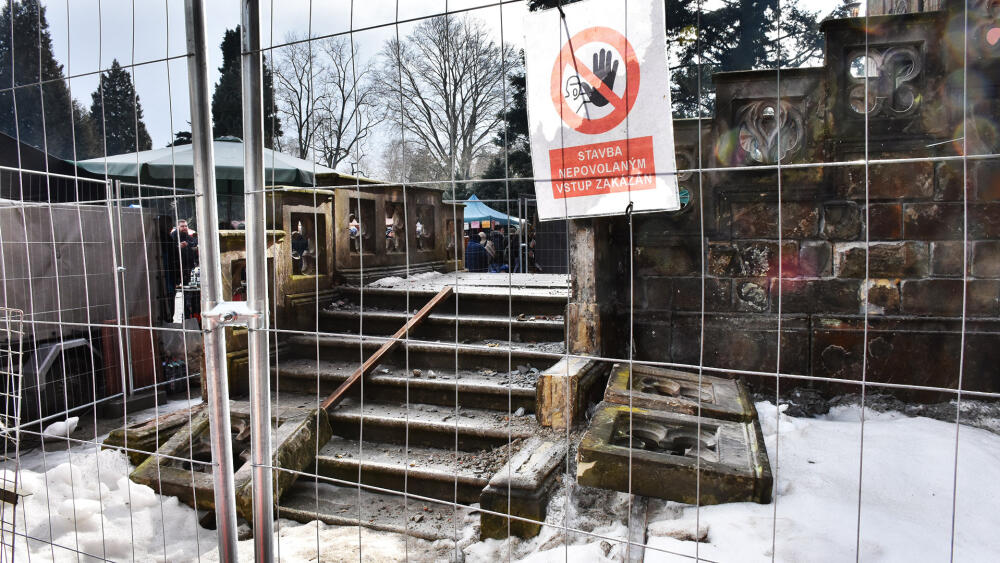 Schody, které musely projít generální rekonstrukcí i kvůli sondážním vrtům, provedeným v rámci hledání pokladů.