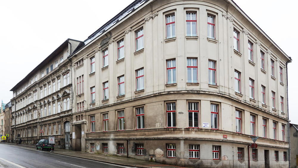 Centrum odborného vzdělávání po dokončení rekonstrukce. Pravda, ještě by to chtělo novou fasádu, ale i na splnění tohoto požadavku se prý již začíná pracovat.