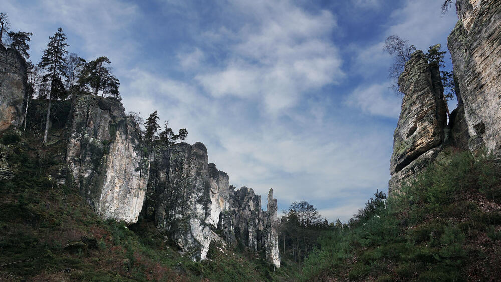 Již vstupní panorama je impozantní. Pozor, zvolte si správnou cestu. Část červené je momentálně zavřená, viz. upozornění v reportáži.