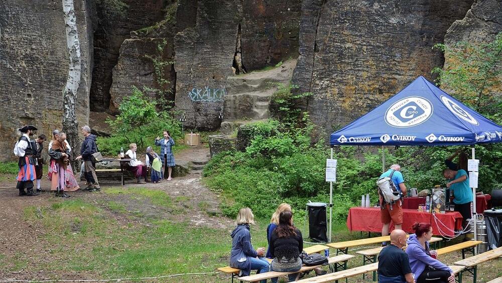 Cvikovské lesní divadlo, oslavy sta let od založení. (Zdroj: www.cvikov.cz)