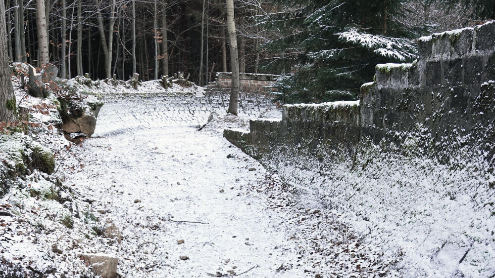 Zub času hlodá pomalu, ale vytrvale.