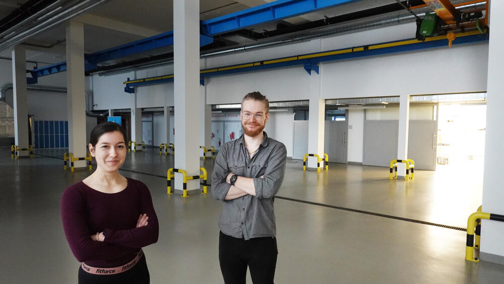 Plány Lukáše a Kateřiny jsou ambiciozní. Hala, vedle které mají zatím pronajatou malou místnost, by pro jejich naplnění byla malá.
