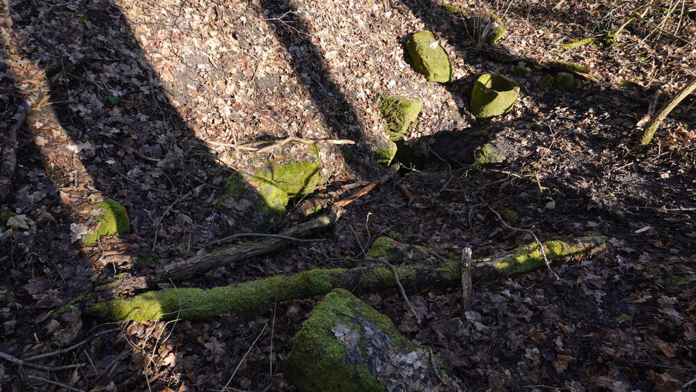 Samotná studánka je v ubohém stavu.