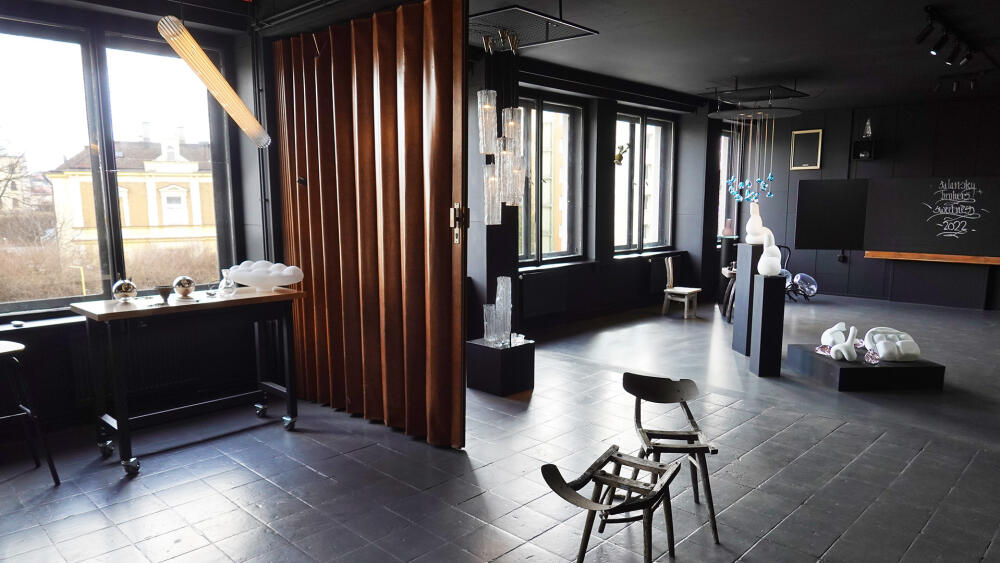 Showroom.