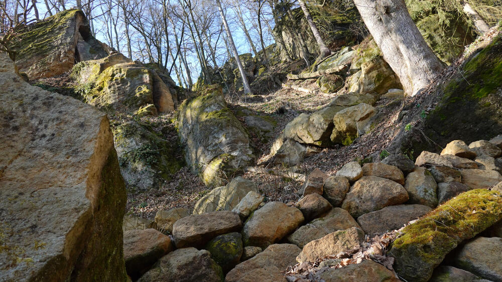 Zbytky závalu, který poměrně nedávno rozdělil Peklo na dvě části.