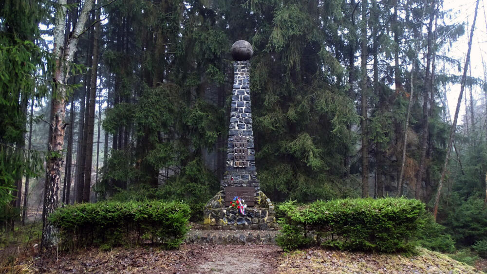 Památník osvobození. (Autor: Daniel Bossanyi, zdroj: mapy.cz.)