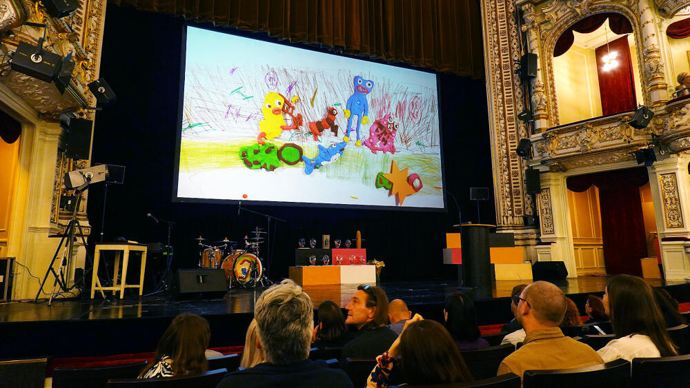 Kdo přišel včas na slavnostní udílení cen Anifilmu, mohl před zahájením ceremoniálu sledovat výsledky práce dětských účastníků festivalové školy animace.